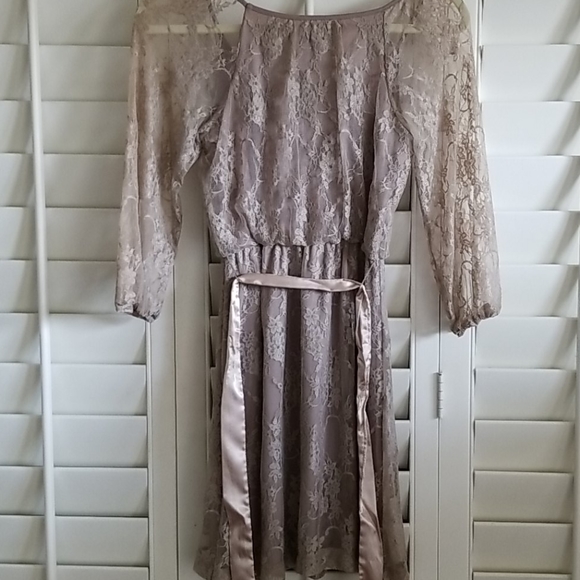 Dress - Picture 6 of 6